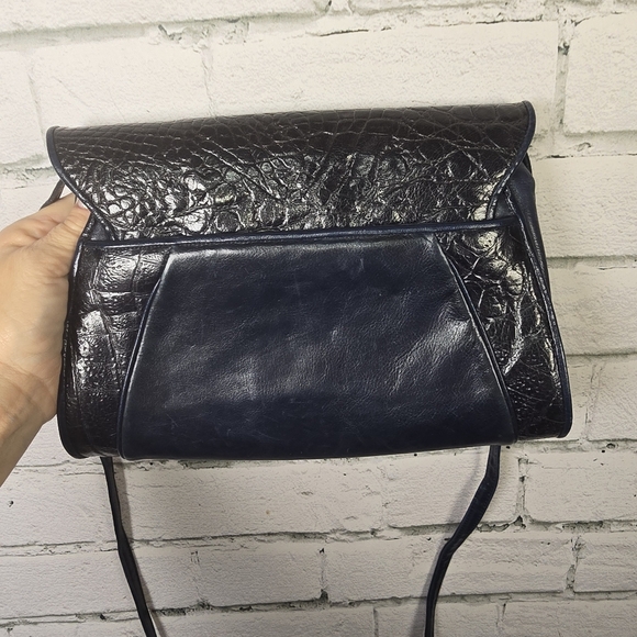 SHARIF Black And Navy Embossed Leather Crocodile Pattern Crossbody EUC - Picture 6 of 7